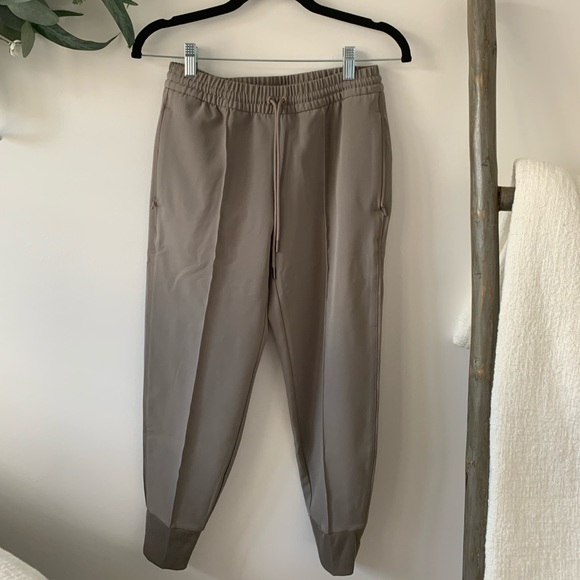 Athleta Pants - Athleta joggers